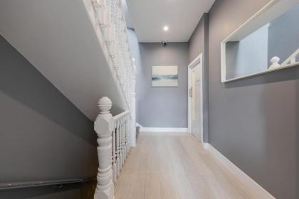 London Double Bedroom Hotel In Tufnell Park With WiFi - image 8