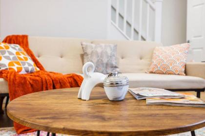 Newly refurbished charming 3-Bed House in Barking - image 21