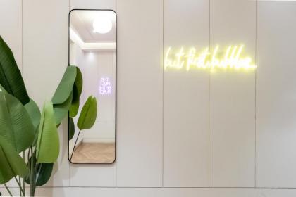 Modern Deluxe Five Bedroom House near Chalk Farm Station - image 16