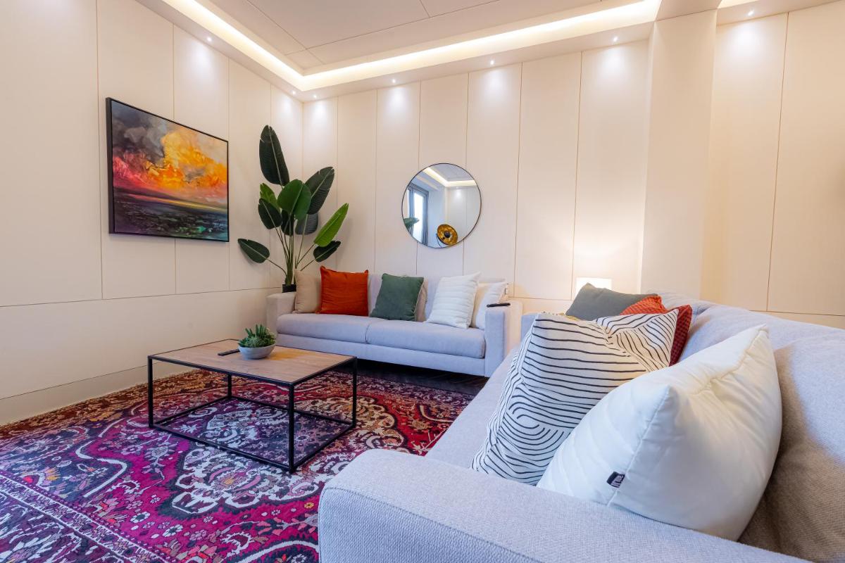 Modern Deluxe Five Bedroom House near Chalk Farm Station - image 5