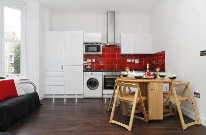 Holiday Lets London - I3 - image 9