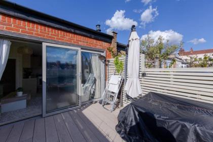 Airy & Modern 1BD flat in Maida Vale - image 2