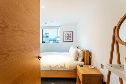 Perfect Paddington Pad - image 21