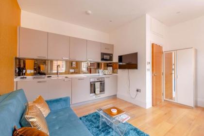 Central & Cosy 1BD Flat - Soho - image 27