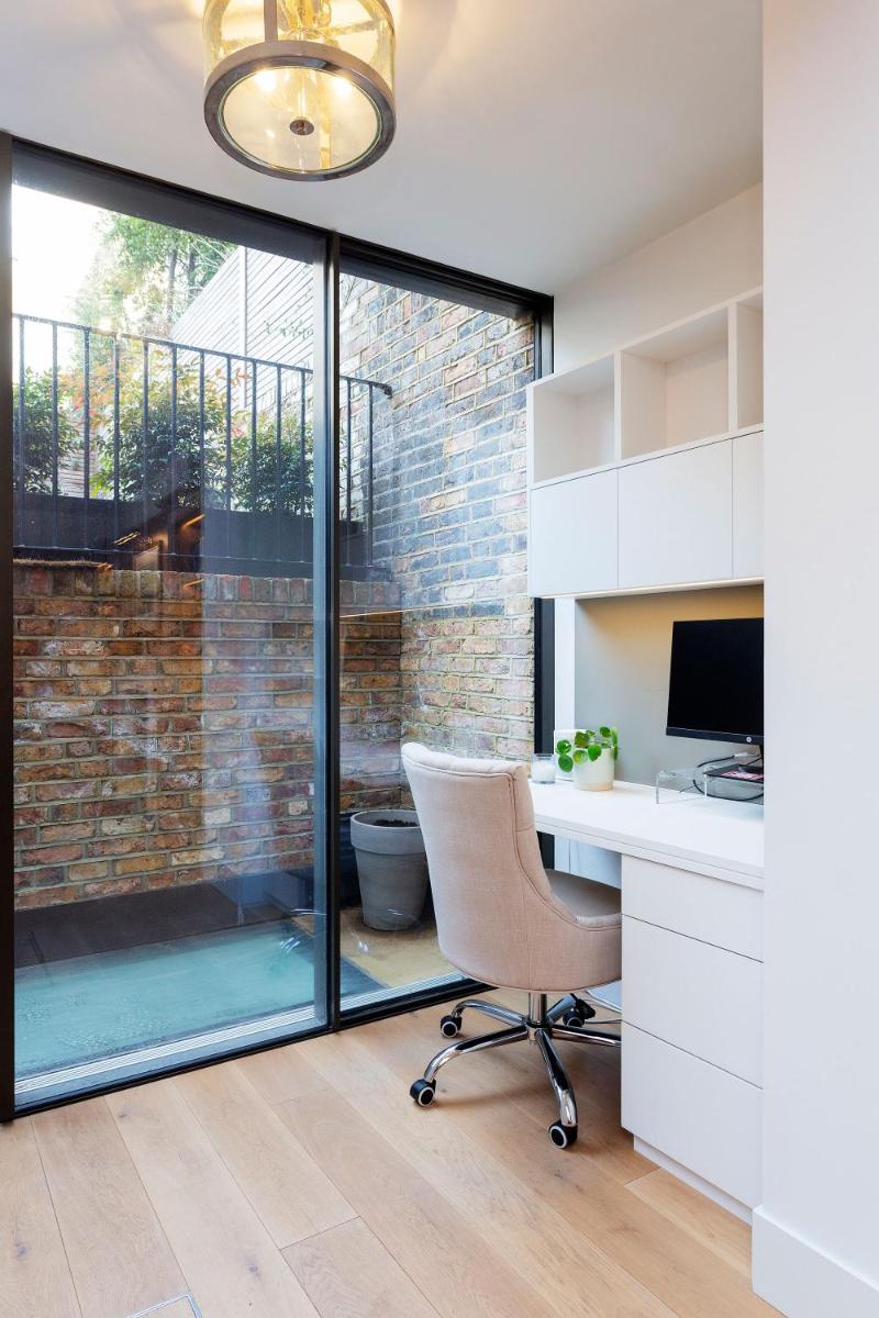 Veeve - Silver Screen to South Kensington - image 6