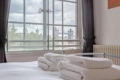 Large & Central 2BD Flat - Tower Hill - image 14