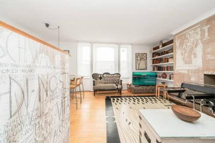 Chic Top Floor Apartment in the heart of Notting Hill Ladbroke Grove - image 21