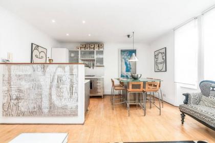 Chic Top Floor Apartment in the heart of Notting Hill Ladbroke Grove - image 22