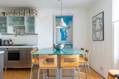 Chic Top Floor Apartment in the heart of Notting Hill Ladbroke Grove - image 24