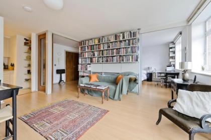 Large one bedroom flat with balcony close to the City by UnderTheDoormat - image 11