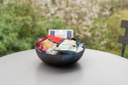 Large one bedroom flat with balcony close to the City by UnderTheDoormat - image 21