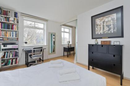 Large one bedroom flat with balcony close to the City by UnderTheDoormat - image 7