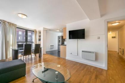 The Camden hub - Modern & large 2BR with balcony - image 3