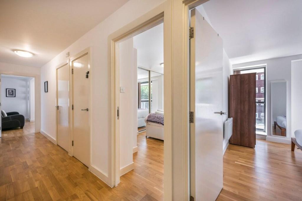 The Camden hub - Modern & large 2BR with balcony - image 7