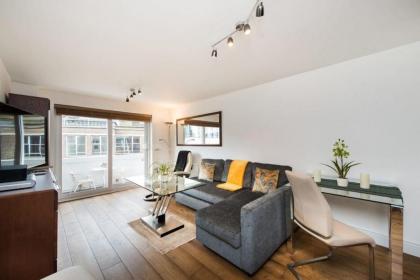 Modern 1BR Apt with fantastic views of London