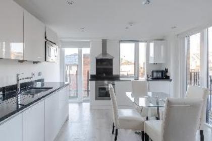 Two BR apt with view in the heart of King's Cross - image 5