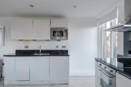 Two BR apt with view in the heart of King's Cross - image 9