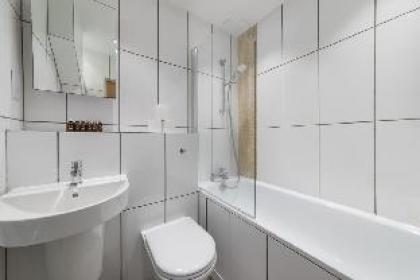 Central London's ultimate scape - 2 bed / 2 bath - image 8