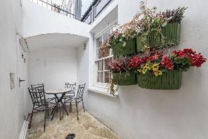 Central London's ultimate scape - 2 bed / 2 bath - image 9