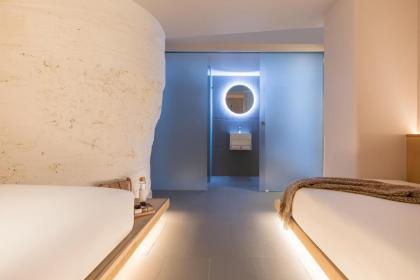 Zedwell Underground Tottenham Court Rd - image 23