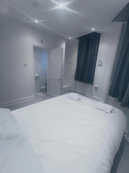 Y2 guest house - image 10