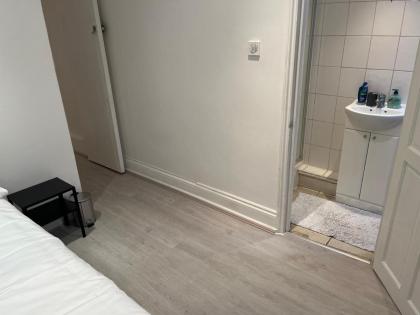 Y2 guest house - image 17