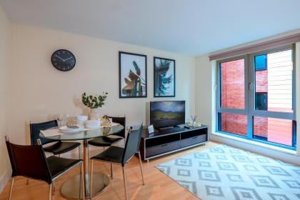 One Bed Serviced Apartment near Blackfriars - image 2