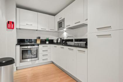 One Bed Serviced Apartment near Blackfriars - image 5