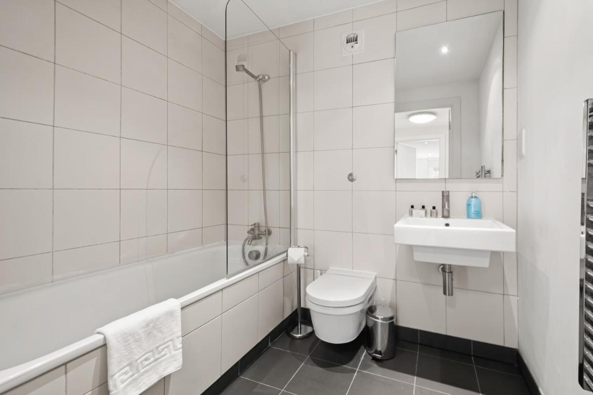 One Bed Serviced Apartment near Blackfriars - image 7