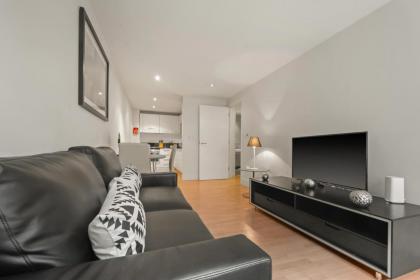 One Bed Serviced Apartment near Blackfriars - image 9