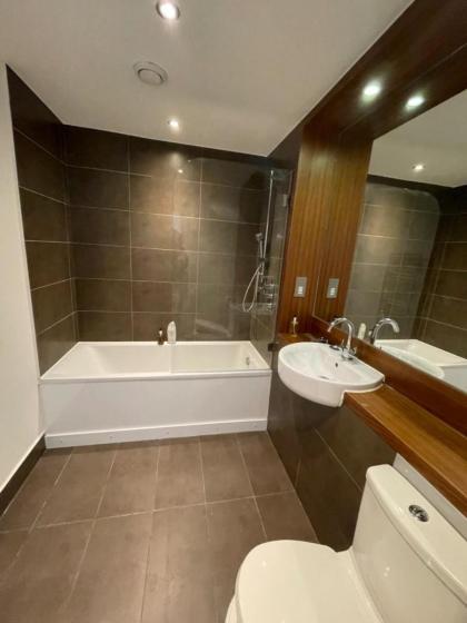 Peaceful 1BD Flat with Balcony - Bethnal Green - image 9
