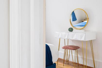 Spacious and Comfy 4 Bedroom House near Oxford Street and marble Arch - image 17