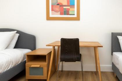 Spaciously renovated 2BD Flat - Camden - image 12