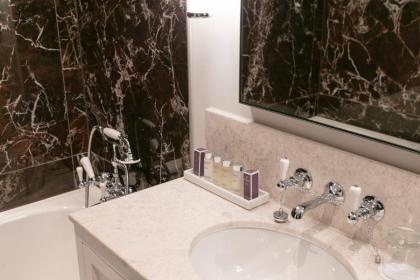 The City of London Club - image 28