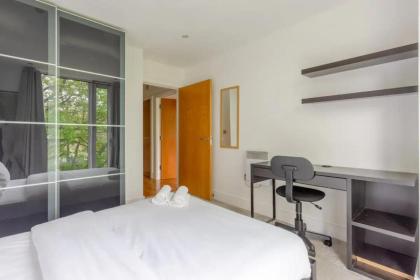 Bright & Cosy 2BD by the Canal! - Limehouse - image 14
