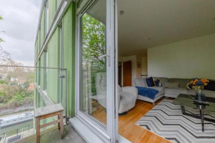 Bright & Cosy 2BD by the Canal! - Limehouse - image 20