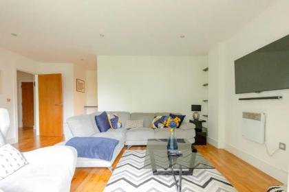 Bright & Cosy 2BD by the Canal! - Limehouse - image 5