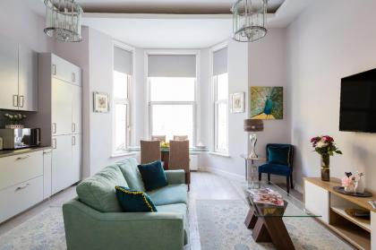 Cromwell Road 2-bed 2-bath flat - image 14
