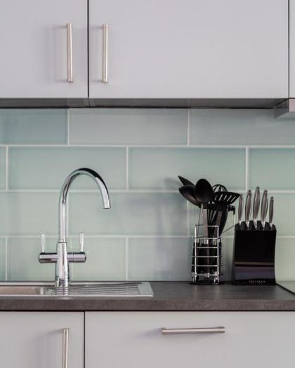 Cromwell Road 2-bed 2-bath flat - image 9