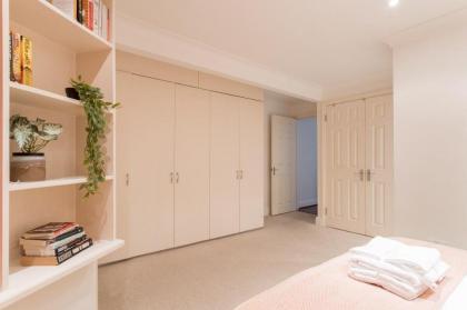 Beautiful Home in Camden with Garden - image 10