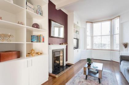 Beautiful Home in Camden with Garden - image 12