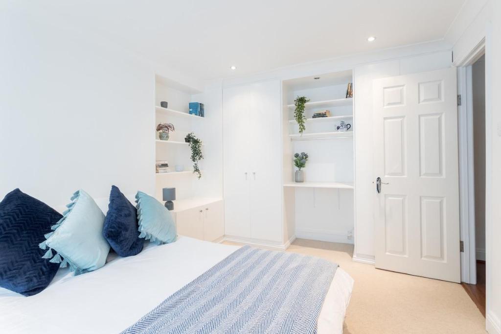 Beautiful Home in Camden with Garden - image 3
