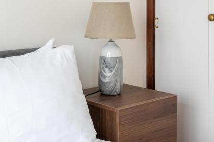 Stylish Kings-Cross Maisonette - image 10