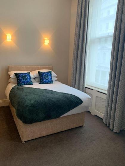Hyde Park Villa - image 20