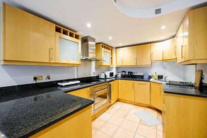 Canary Wharf-Excel- South Quay River View Free Wifi Apartment sleeps up to 5 - image 22