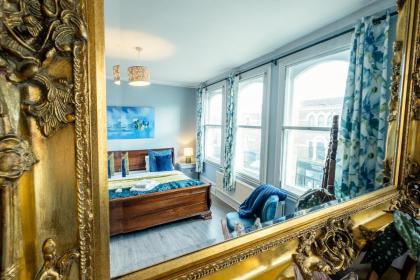 Stylish & Cosy 3bdr In Fulham with roof terrace - image 13
