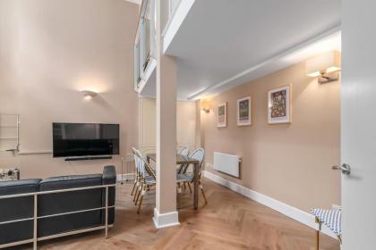 GuestReady - Beige barley near museum - image 10