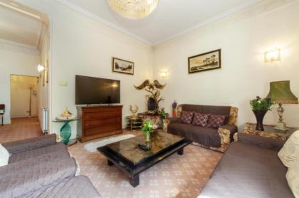 Large 3-Bed Apartment in London Kensington Gardens - image 29