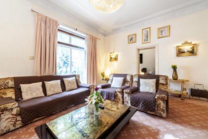 Large 3-Bed Apartment in London Kensington Gardens - image 30