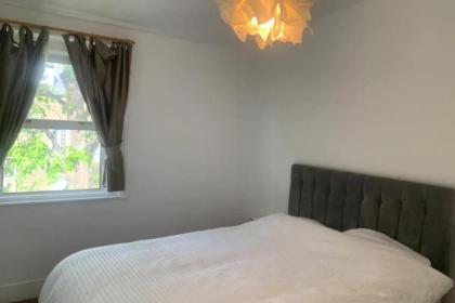 Welcoming 2BD Flat with Balcony - Maida Vale - image 12